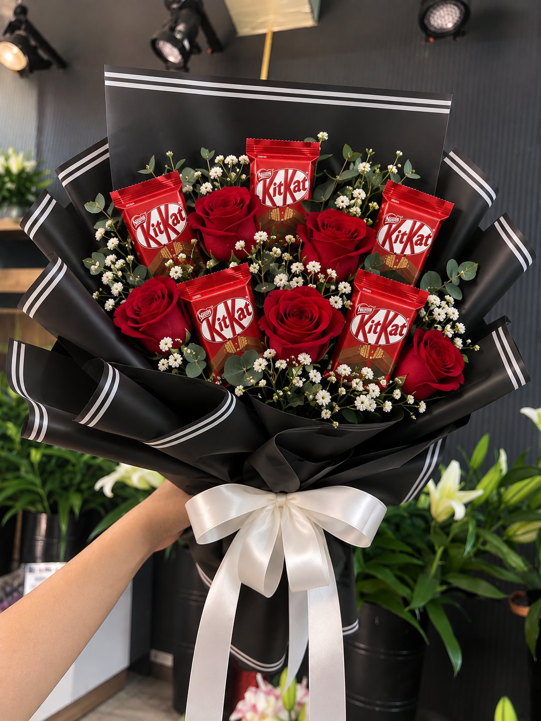 Noir Scarlet KitKat Romance