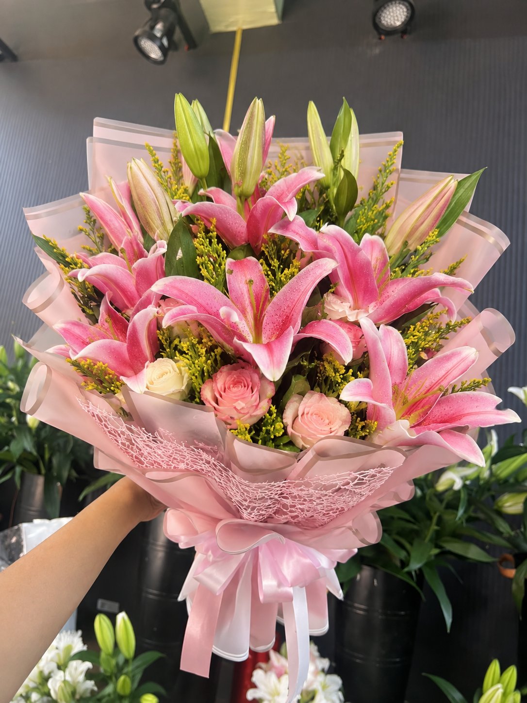 The Pink Radiance: Grand Pink Lily & Pastel Rose Tribute